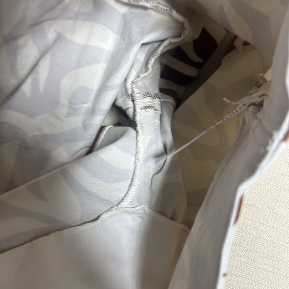 Spanx High Waisted Zebra Print Shorts Size Small - Picture 6 of 7